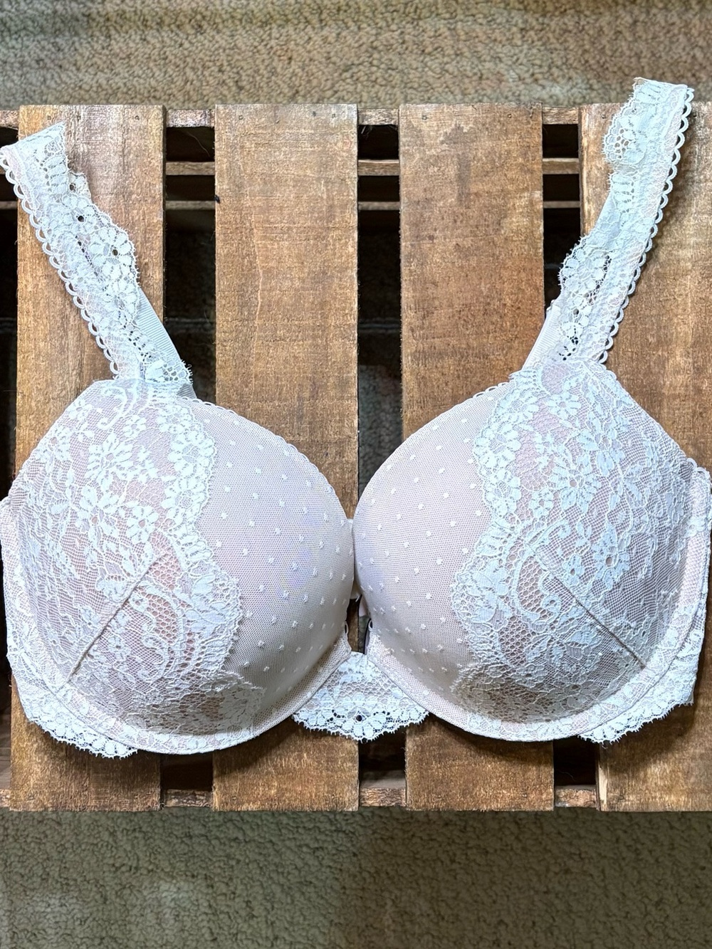 Victoria’s Secret 34DD Dream Angels Push Up Lace Bra